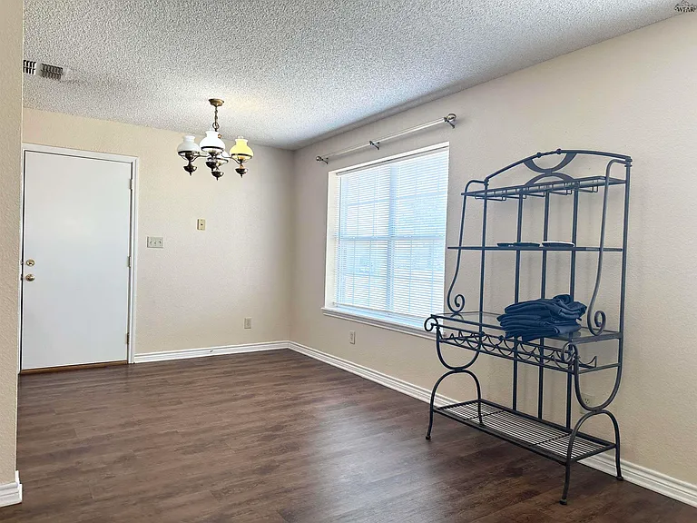 1373 Kincall Rd — Photo 6