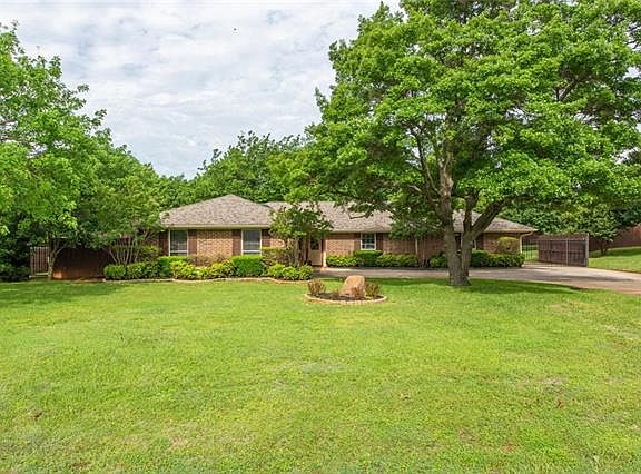 2nd image of 245 Meadow Knoll Dr