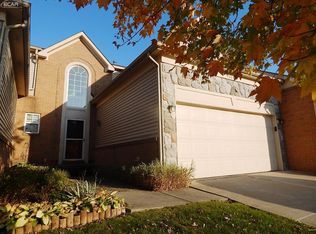 6081 Evergreen Ln, Grand Blanc, MI 48439