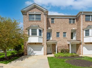 6 Hidden Pond Ct, Raritan, NJ 08869