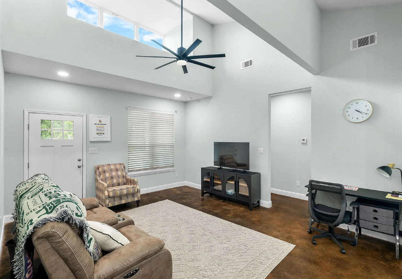 2 bed, 2.0 bath, $1,800 — Photo 3