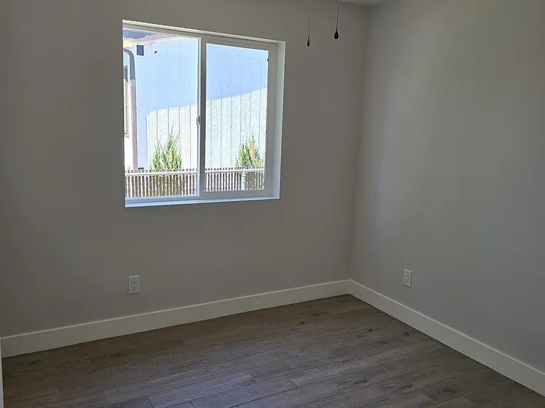 754 S 96th Pl #B — Photo 9