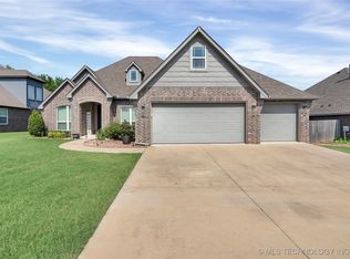 3915 S 15th Pl, Broken Arrow, OK 74011