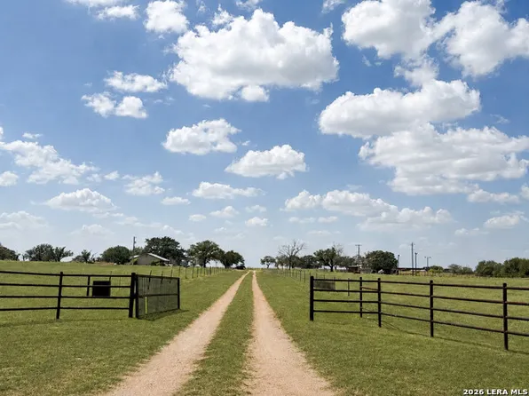 205 Western Ave, Leming, TX 78050