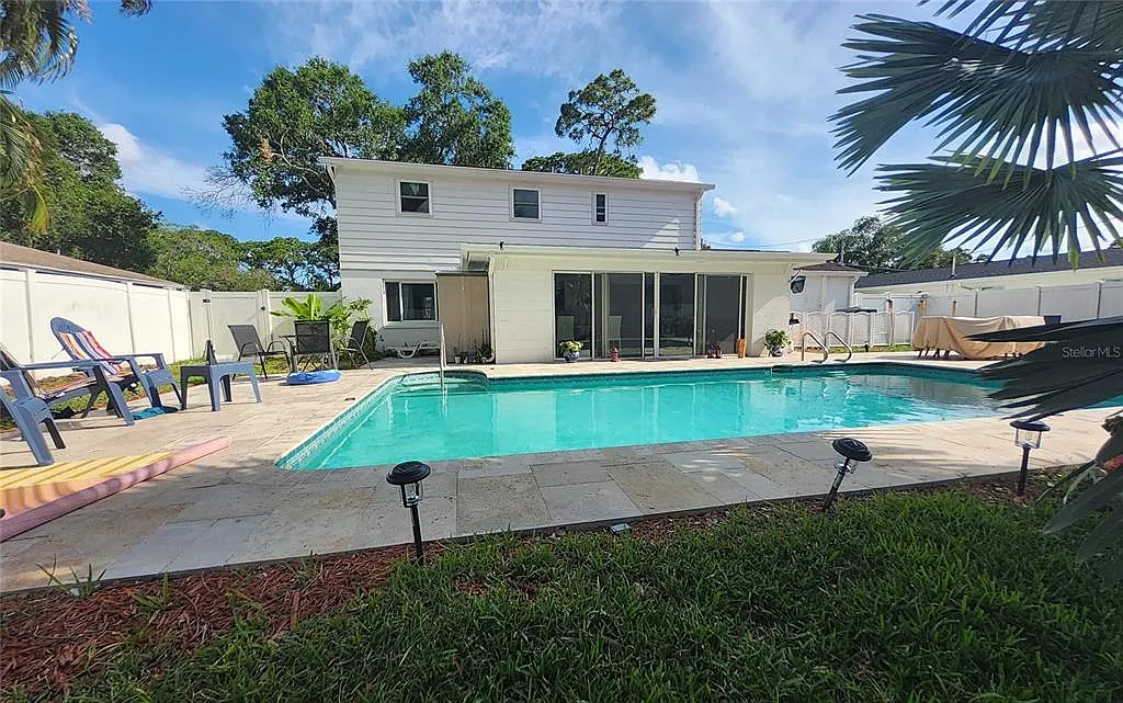 3 bed, 2.5 bath, 1979 sqft, $3,600 — Photo 4
