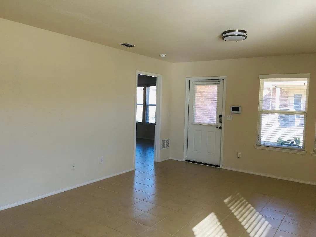 3010 Lazy Rock Ln — Photo 4