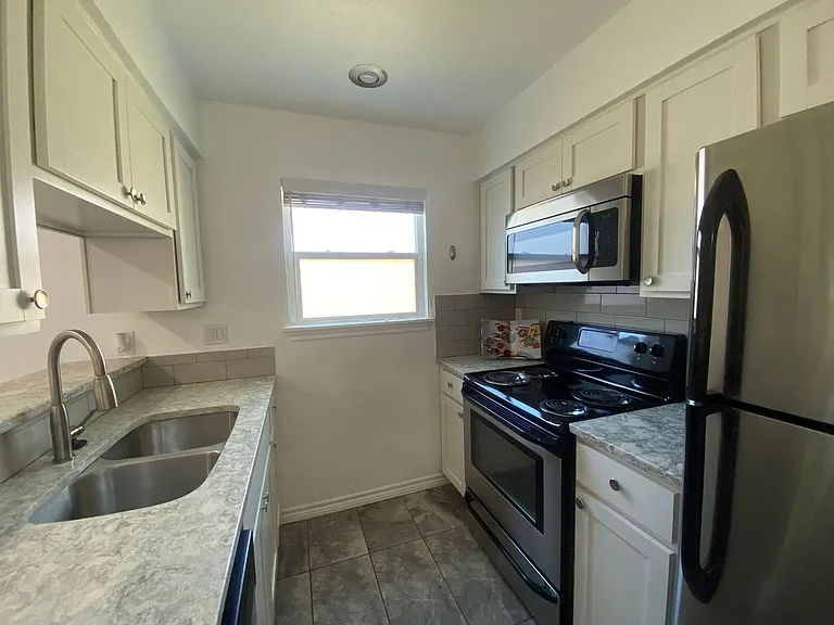 City Scene Apartments — Photo 51