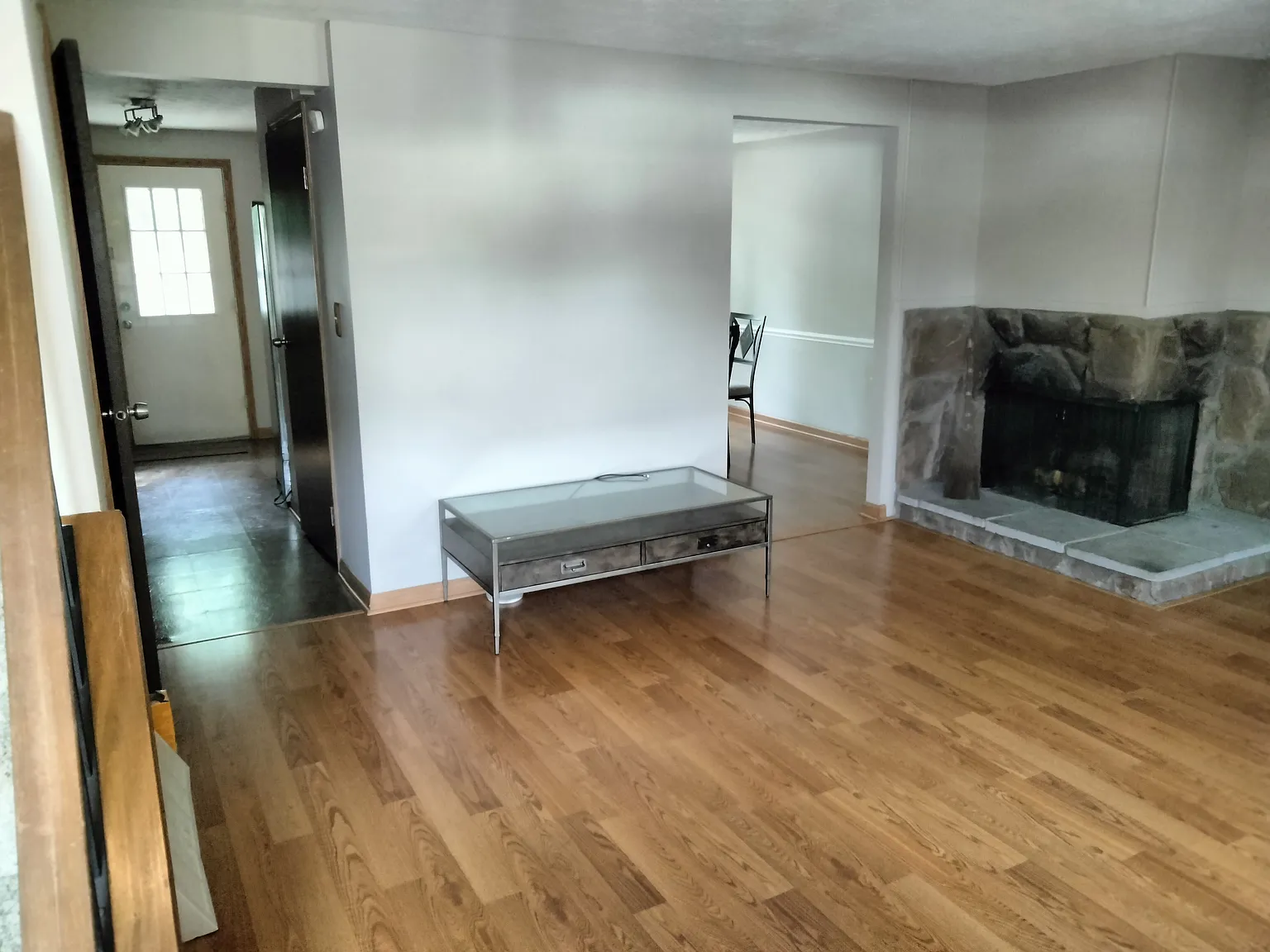 2 bed, 1.5 bath, 1276 sqft, $1,395 — Photo 3