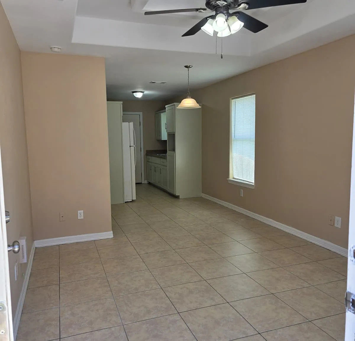 2 bed, 840 sqft, $900 — Photo 2