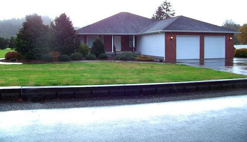1st image of 31 Monroe Dr