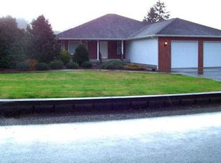 31 Monroe Dr, Cathlamet, WA 98612