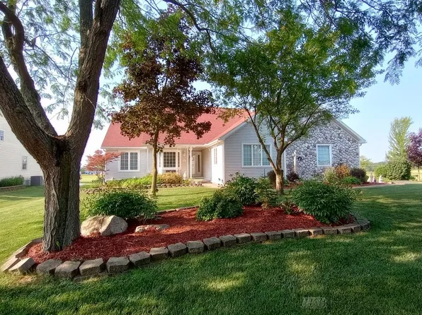 1726 Berkshire Dr, Gladwin, MI 48624