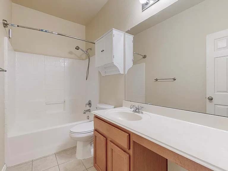 1065 Aviary — Photo 13