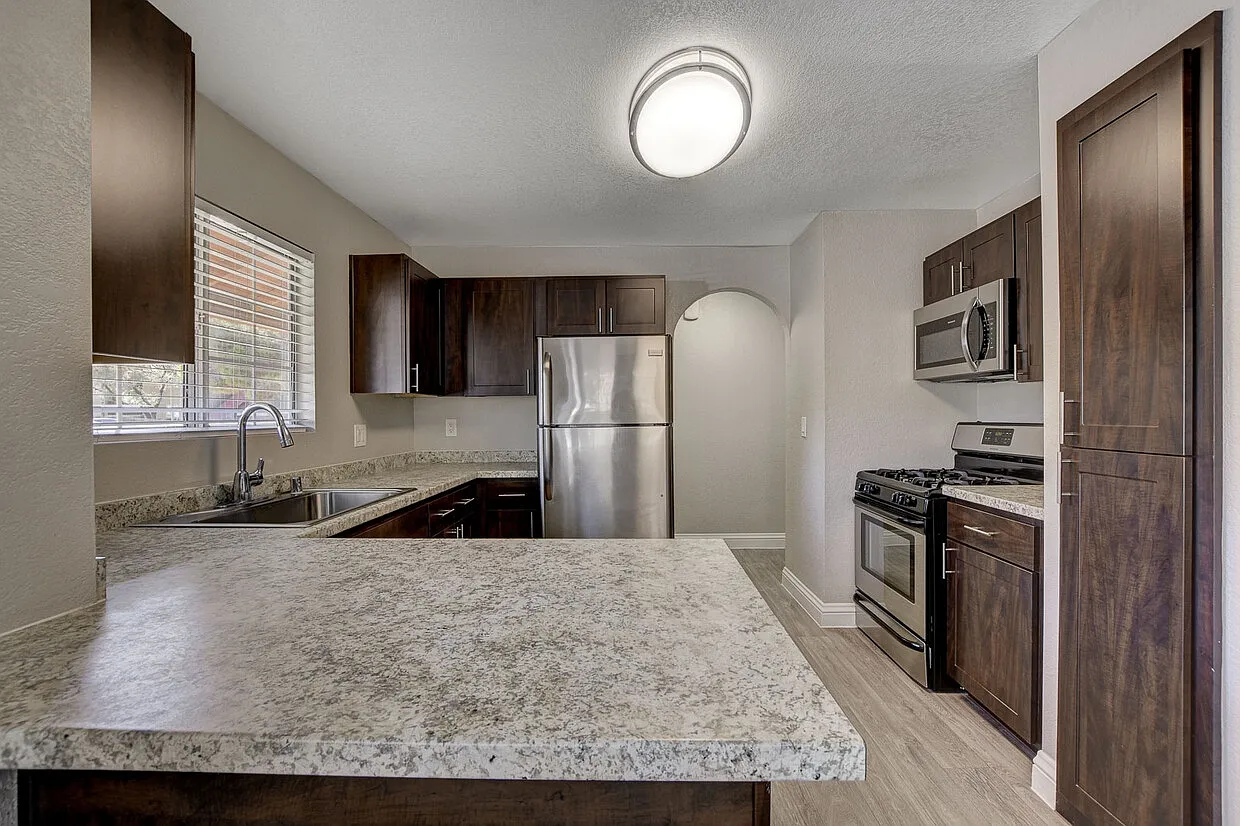 Hidden Cove Apartments — Photo 4