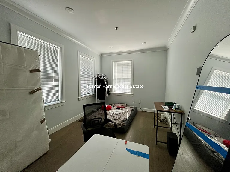 79 Linden St #2 — Photo 8