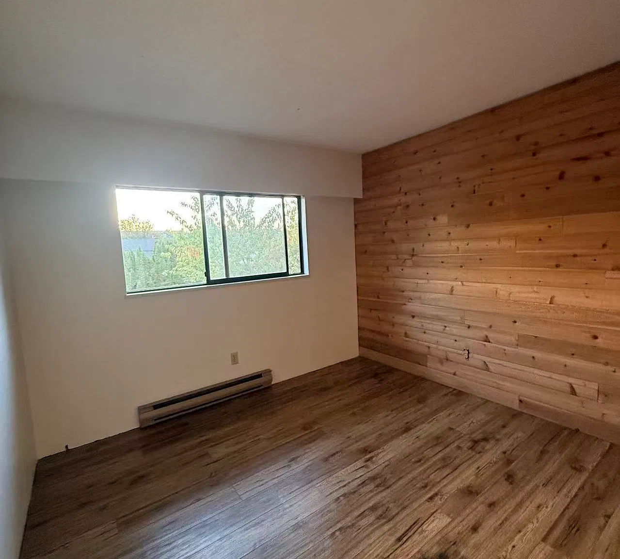 4 bed, 2.5 bath, 2450 sqft, $4,700 — Photo 4