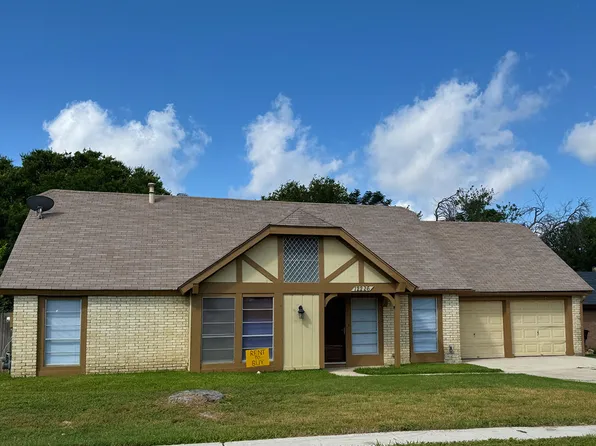 12226 E Valley Forge, San Antonio, TX 78233