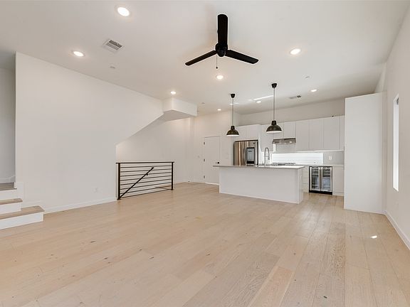 2nd image of 1505 N Garrett Ave #204