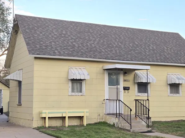 1208 N Forrest St, Hutchinson, KS 67501