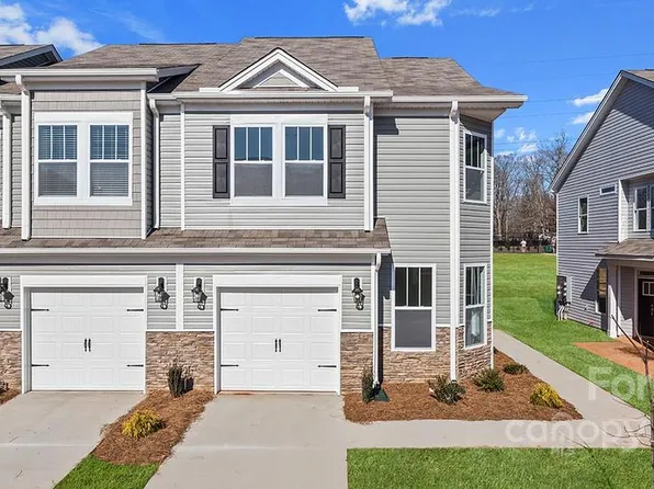 124 Creekview Rd, Hendersonville, NC 28791