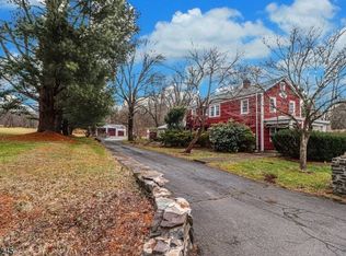 700 Amwell Rd, Hillsborough, NJ 08844