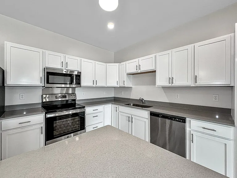 Stratford Pointe — Photo 115