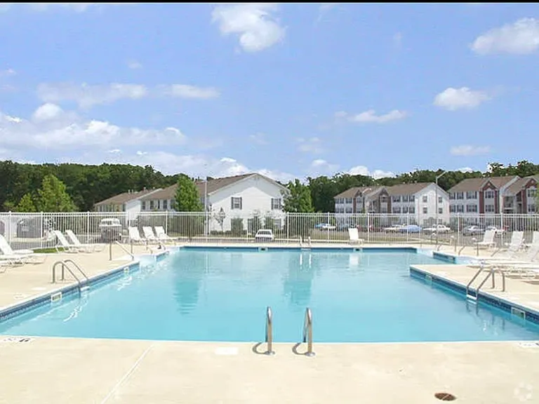 19 Leeward Ct #G13 — Photo 3