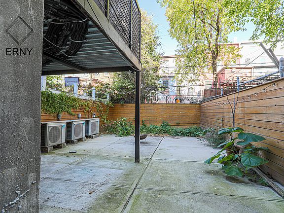 5th image of 571 Putnam Ave #101