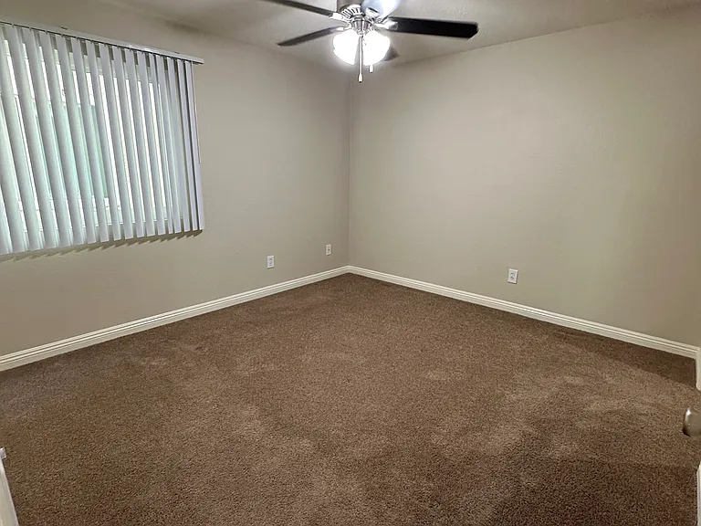 Tamarack Gardens Apartments — Photo 11