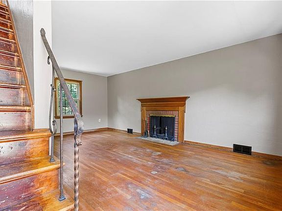 4th image of 3508 Thornwood Dr
