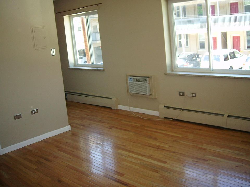 2nd image of 1269 Marion St #7