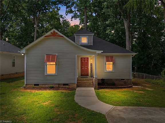 2nd image of 5006 Beale Ave