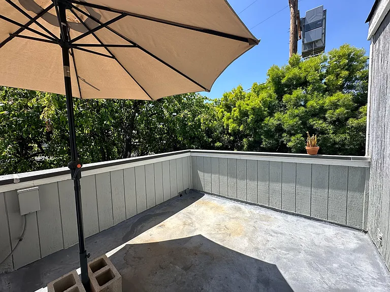109 S Sierra Madre Blvd — Photo 19