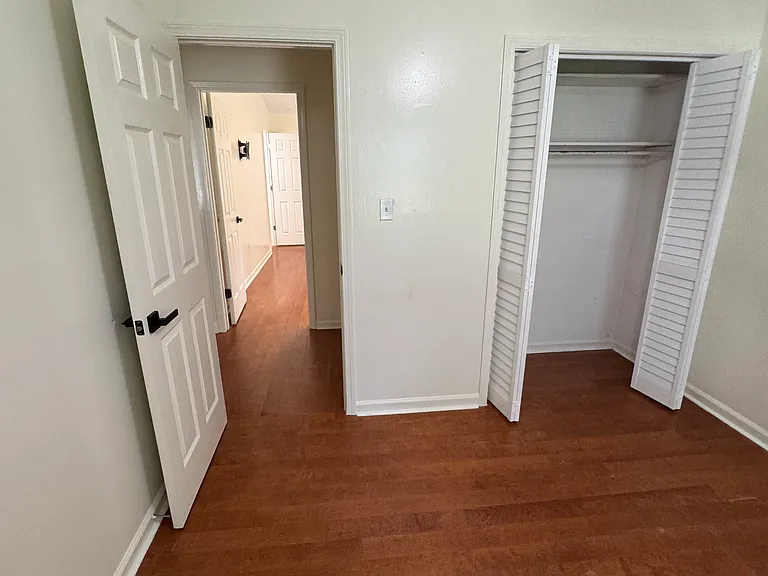 106 Cambell Ct — Photo 16
