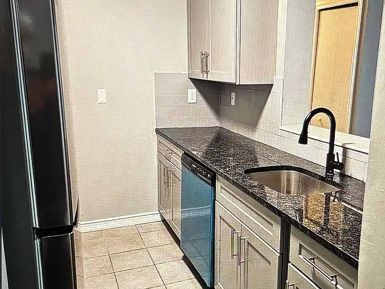 1217 Aspen Dr — Photo 2
