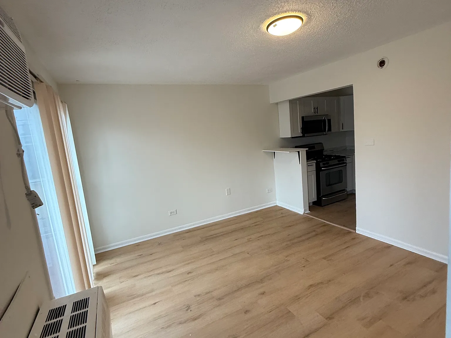 Studio, 600 sqft, $1,000 — Photo 2