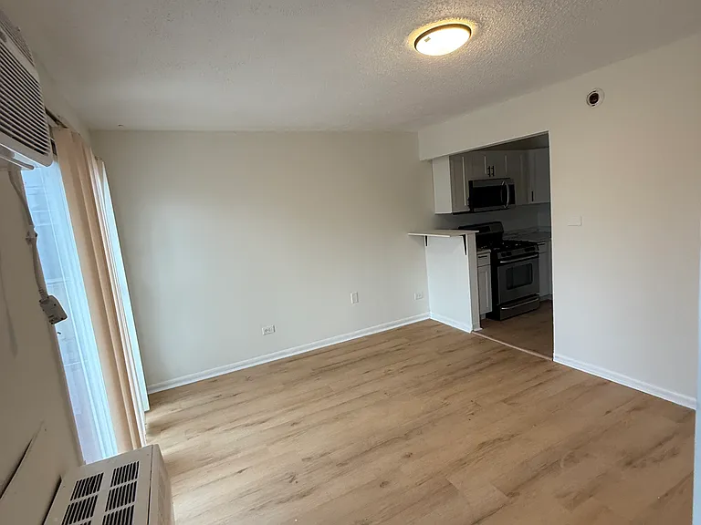 137 W 27th St #1 — Photo 2