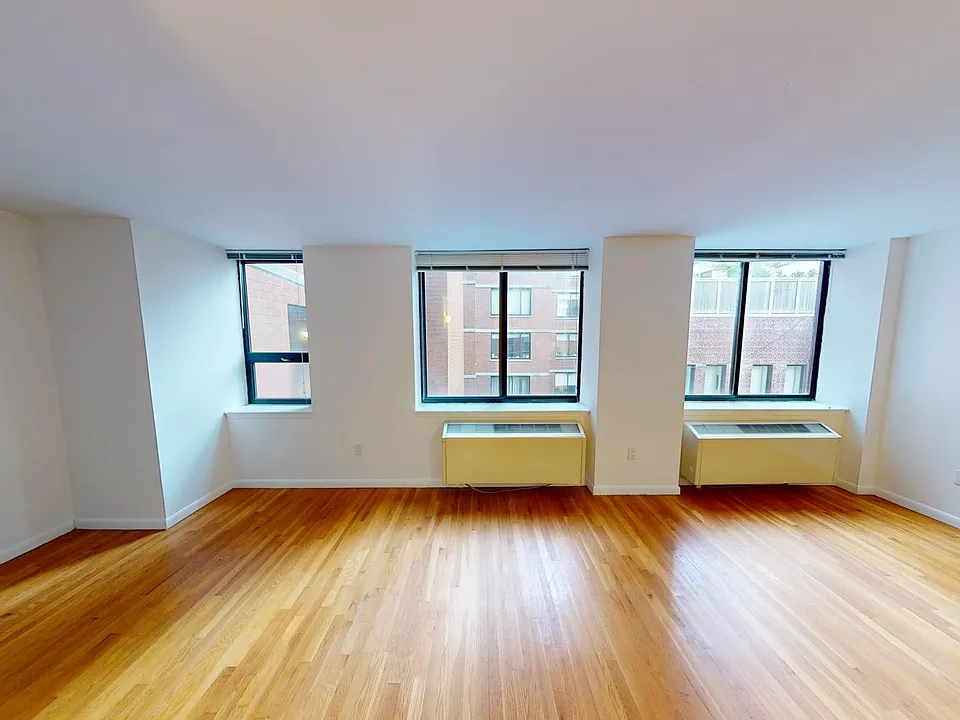 121 Reade St #5A