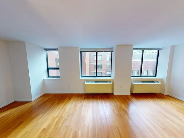 121 Reade Street image 1 of 8