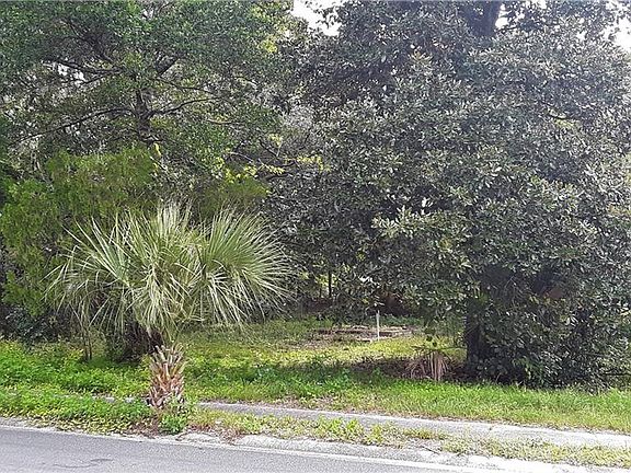 3rd image of 1492 Park Dr