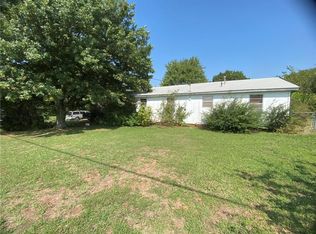 1901 E Highland St, Tecumseh, OK 74873