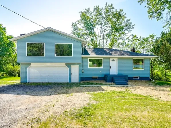 6060 Lakewood Rd, Ravenna, OH 44266
