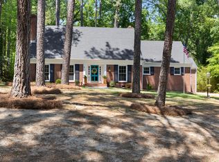 612 W Chisholm St, Sanford, NC 27330