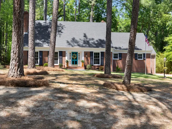 612 W Chisholm St, Sanford, NC 27330