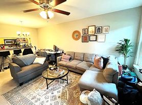 3307 Wyndham Cir