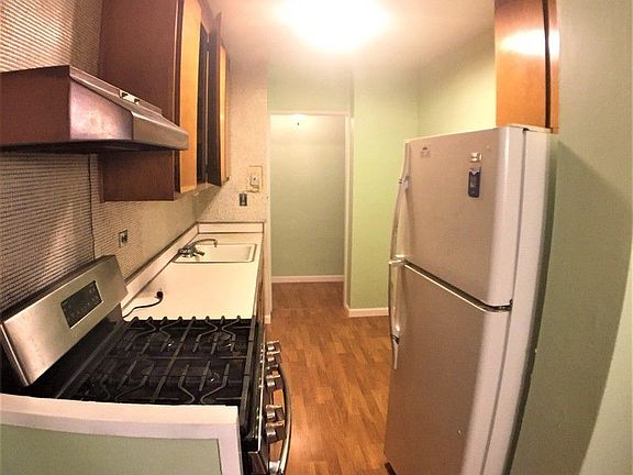 5th image of 2940 W 5th St APT 9D