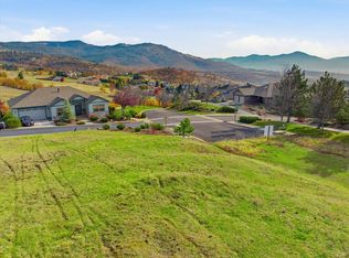 5726 Cherry Ln, Medford, OR 97504