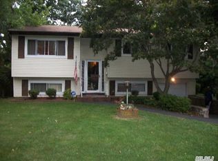 1602 N Thompson Dr, Bay Shore, NY
