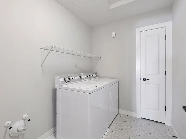 4392 Millstone Ct — Photo 37