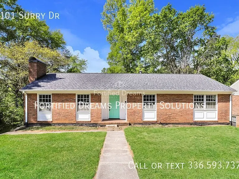 1101 Surry Dr — Photo 2